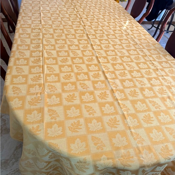 Rectangular Tablecloth 116” x 60” 🍁 Fall Leaf Pattern 🍂 - Picture 2 of 4